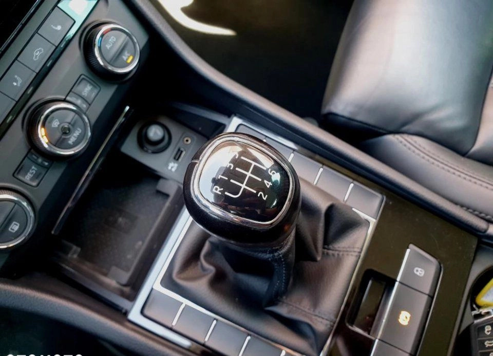 Skoda Superb cena 79900 przebieg: 117092, rok produkcji 2017 z Dobra małe 436